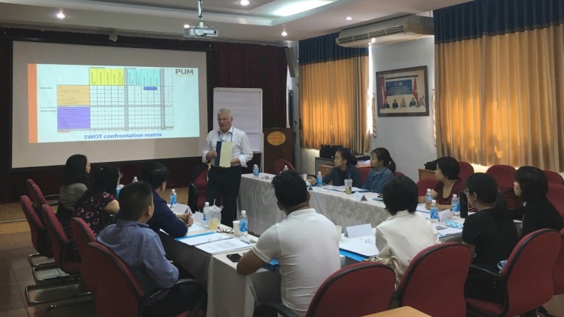 HUFLIT vững bước vào tương lai