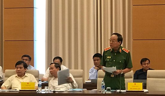 Lợi dụng sơ hở chính sách để móc ngoặc tạo “sân sau”, “nhóm lợi ích”