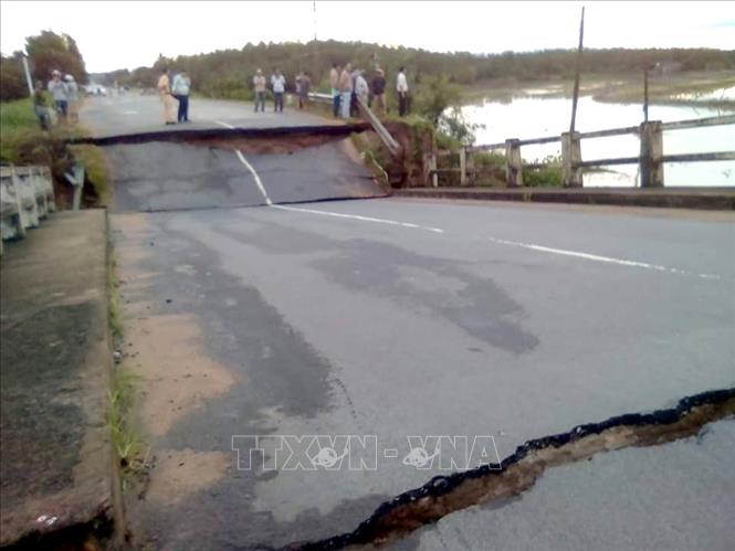 Bình Thuận Sập cầu đôi đập tràn, giao thông đi lại khó khăn