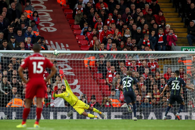 Man City đánh rơi chiến thắng tại Anfield