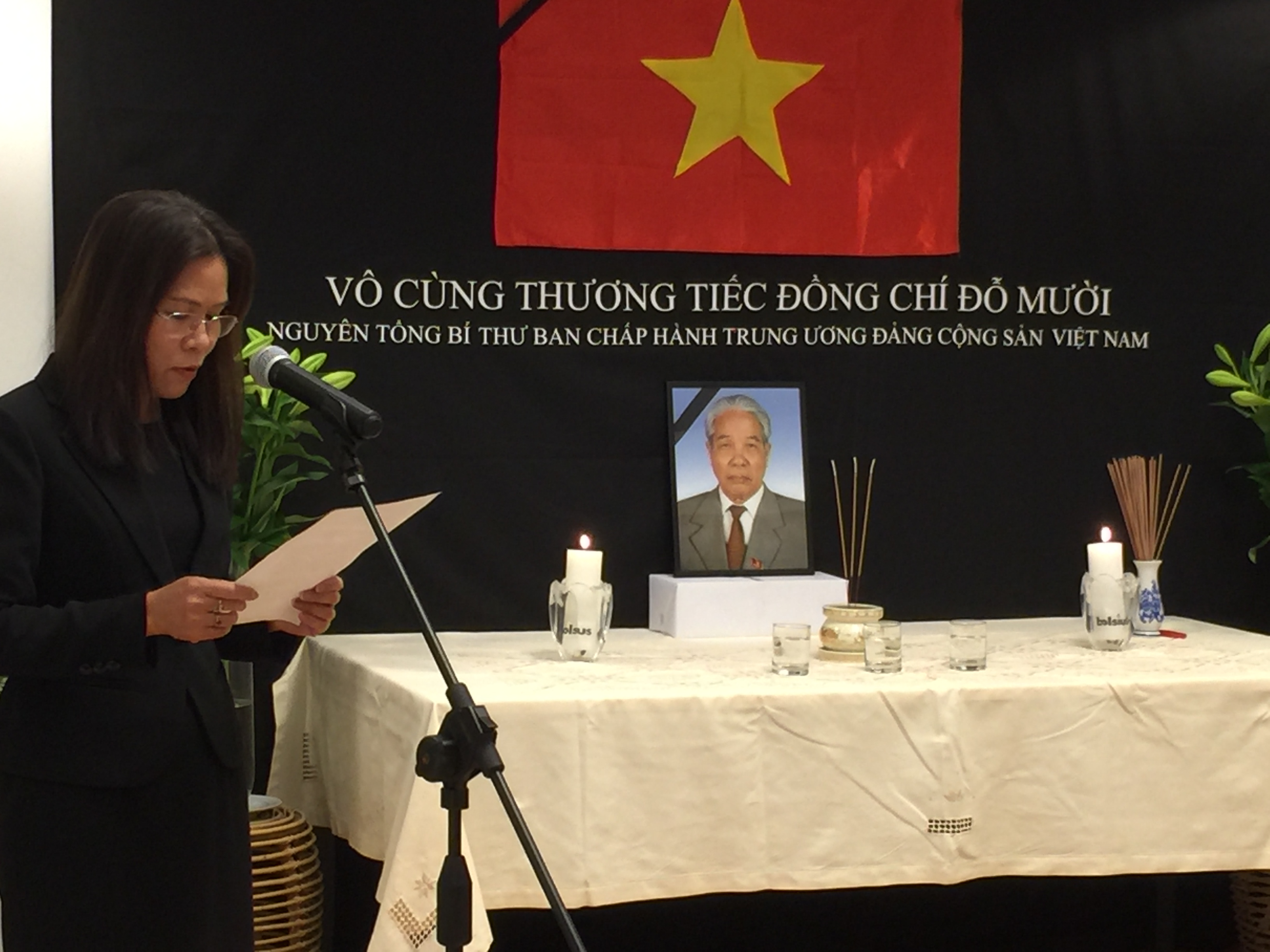 Đại sứ quán Việt Nam tại Hà Lan tổ chức lễ viếng nguyên Tổng Bí thư Đỗ Mười