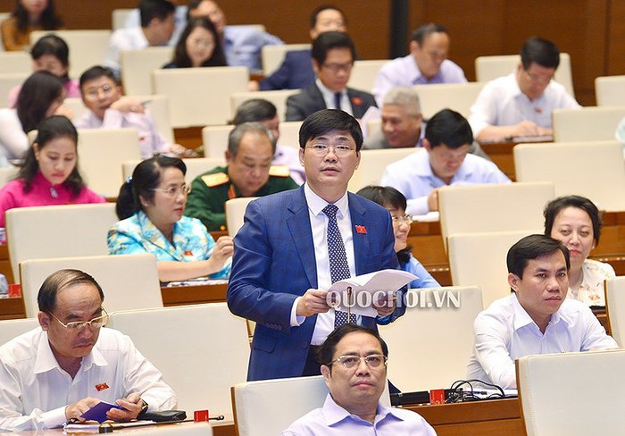 Xem xét tăng vốn đầu tư cho bảo vệ môi trường, ứng phó với biến đổi khí hậu