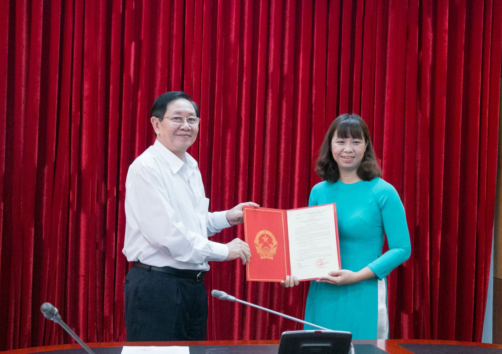 Bộ Nội vụ công bố quyết định bổ nhiệm Phó Vụ trưởng Vụ Kế hoạch - Tài chính