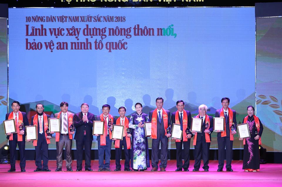 Lễ Tôn vinh và trao tặng Danh hiệu cho 63 Nông dân Việt Nam xuất sắc 2018