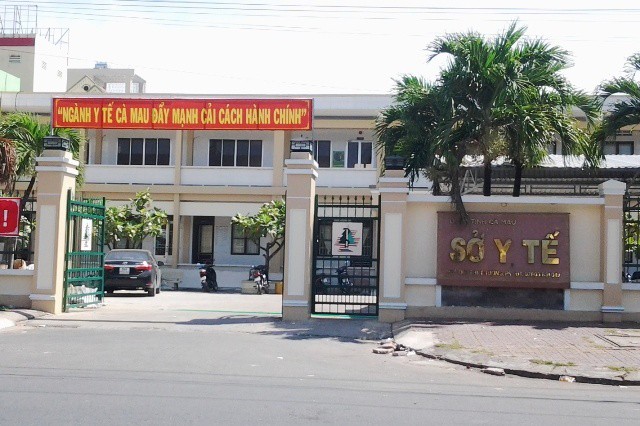 Bắt tạm giam 2 cán bộ Sở Y tế tỉnh Cà Mau chiếm dụng học phí của sinh viên