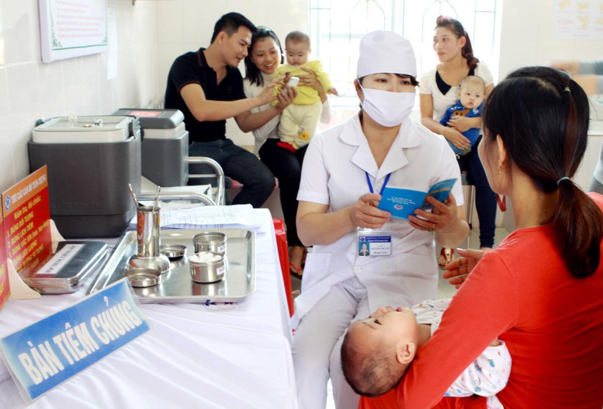 Tiêm chủng đầy đủ ngăn chặn dịch bệnh quay trở lại cộng đồng