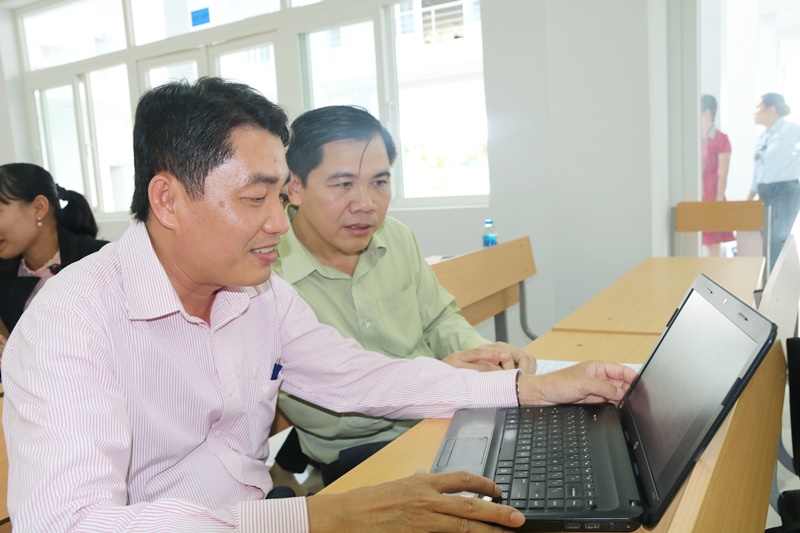 Phấn đấu trở thành những giảng viên lý luận chính trị giỏi