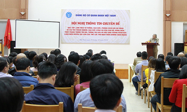 Bảo hiểm xã hội Việt Nam Học tập, làm theo tấm gương Hồ Chí Minh về vai trò trách nhiệm, đạo đức công vụ