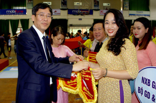 Trên 300 vận động viên tranh tài Giải bóng bàn Người Giáo viên nhân dân lần thứ 14