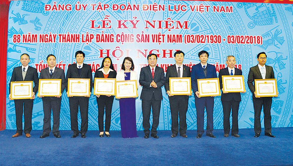 Đảng bộ EVN thực hiện Chỉ thị 05-CT TW của Bộ Chính trị Tạo sự chuyển biến mạnh mẽ