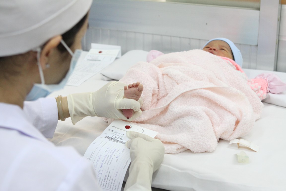 Sàng lọc trước sinh và sơ sinh để sinh con khỏe mạnh