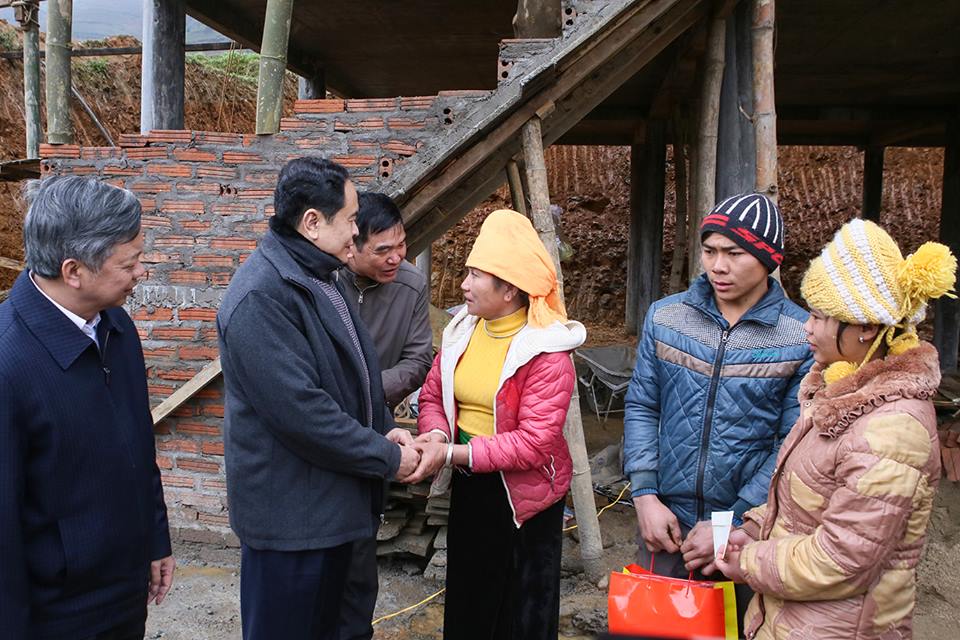 Khơi dậy sự đồng lòng của xã hội chăm lo cho người nghèo