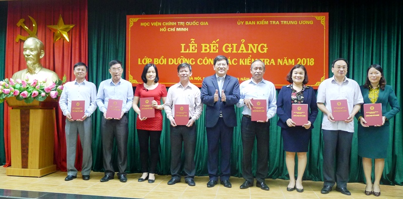 Nâng cao kiến thức, kỹ năng cho cán bộ làm công tác kiểm tra Đảng