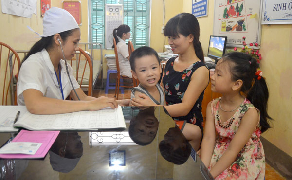 Phát triển mạng lưới y tế cơ sở, thực hiện tốt nhiệm vụ chăm sóc sức khỏe ban đầu cho người dân