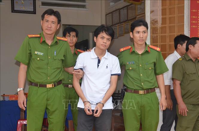 Bến Tre Bắt tạm giam đối tượng chiếm đoạt trên 21 tỷ đồng để đánh bạc