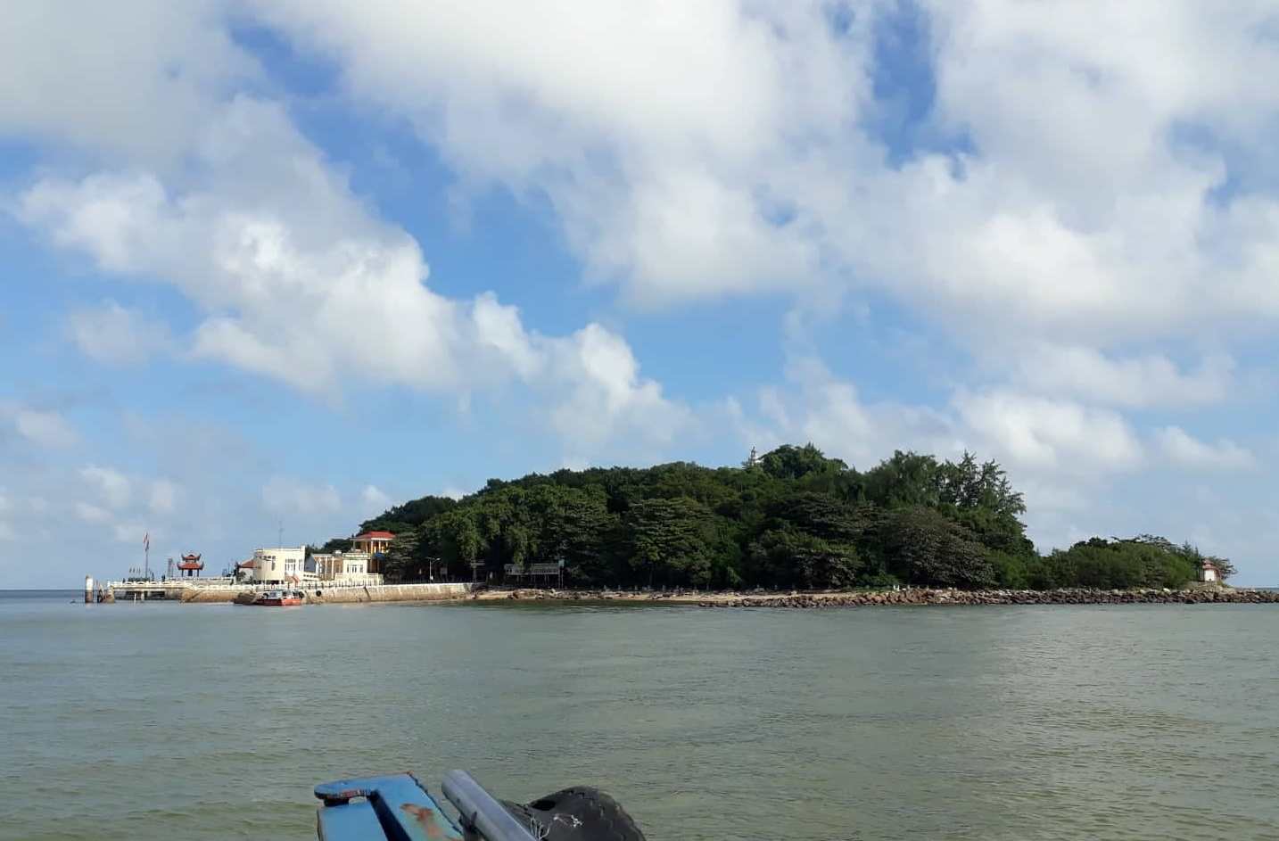 Khám phá đảo Hòn Dấu
