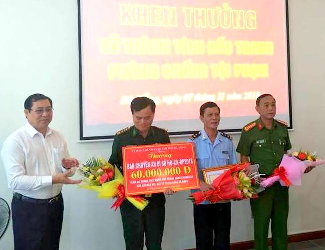 Đà Nẵng khen thưởng các đơn vị trong chuyên án bắt giữ hơn 10 tấn ngà voi