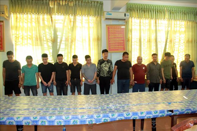 Bắt quả tang 37 đối tượng đánh bạc, thu giữ hơn 980 triệu đồng
