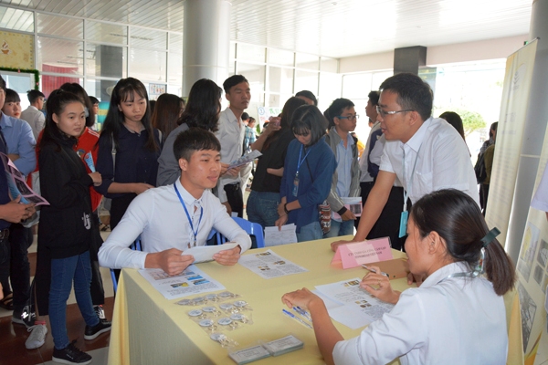 Đại học Đồng Tháp Thúc đẩy các giải pháp hỗ trợ sinh viên tìm kiếm việc làm sau khi tốt nghiệp