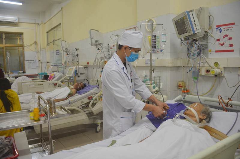 Tinh gọn bộ máy nhằm triển khai tốt công tác chăm sóc sức khỏe nhân dân
