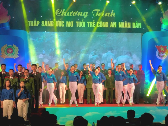 Thắp sáng ước mơ tuổi trẻ Công an nhân dân