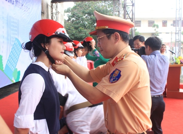Vĩnh Phúc Nâng cao hiệu quả quy định bắt buộc đội mũ bảo hiểm đối với người đi mô tô, xe máy
