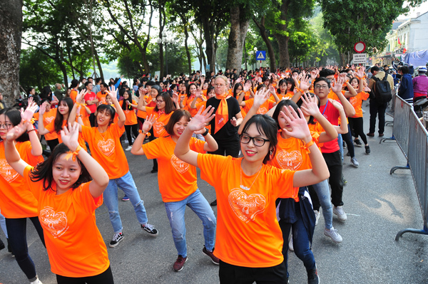 5 000 người ở Hà Nội tham gia chương trình tuần lễ Thế giới tôn vinh sự tử tế