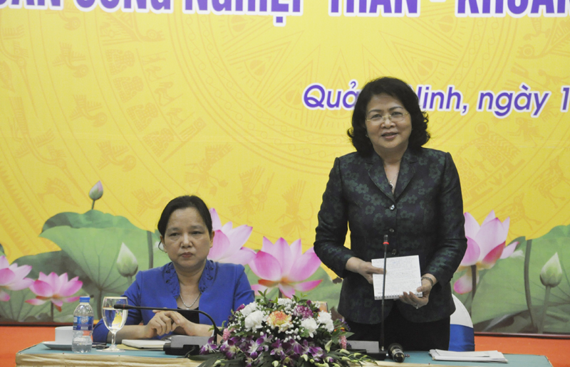 Tiếp tục xây dựng, tôn vinh những điển hình trong các phong trào thi đua