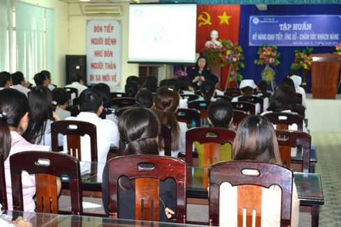 Bạc Liêu Tập huấn kỹ năng giao tiếp, chăm sóc và ứng xử với người bệnh
