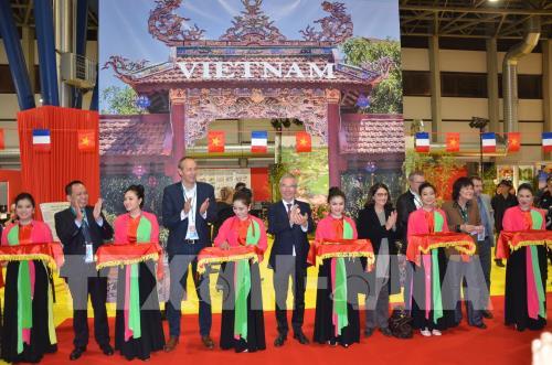 Tưng bừng không gian Việt Nam tại Hội chợ quốc tế Grenoble 2018 ở Pháp