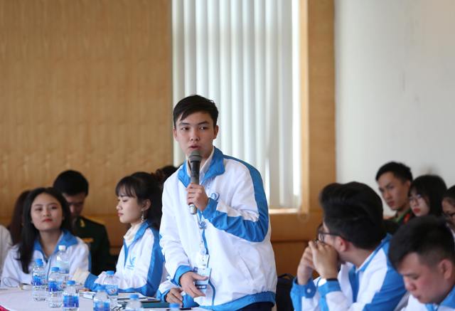 Đại biểu đề xuất những vấn đề liên quan tới sinh viên