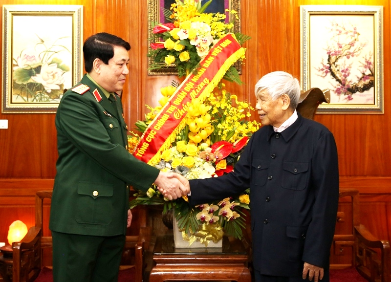 Thượng tướng Lương Cường thăm và chúc mừng sinh nhật nguyên Tổng Bí thư Lê Khả Phiêu ​