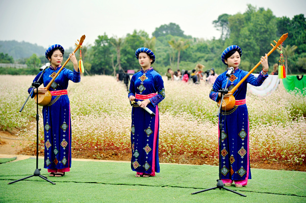 Chương trình Hoa của đá tại “Ngôi nhà chung”
