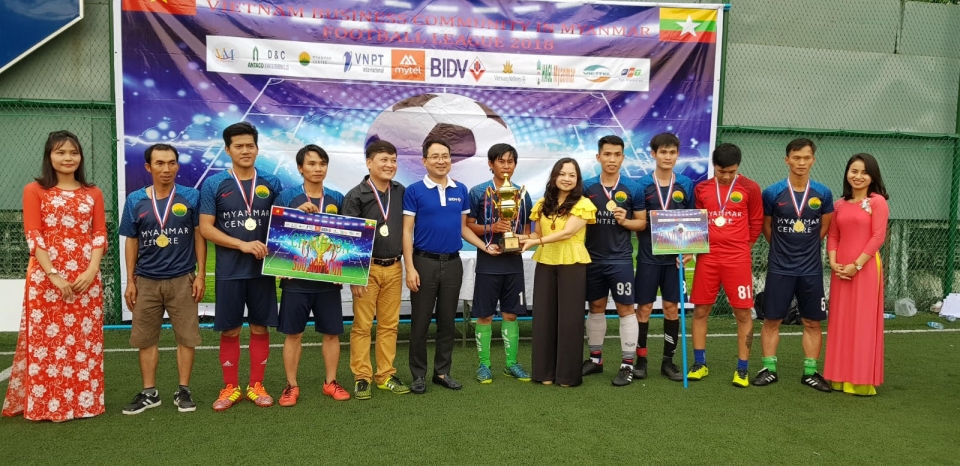 8 đội bóng tham gia Giải bóng đá Cộng đồng Doanh nghiệp Việt Nam tại Myanmar 2018