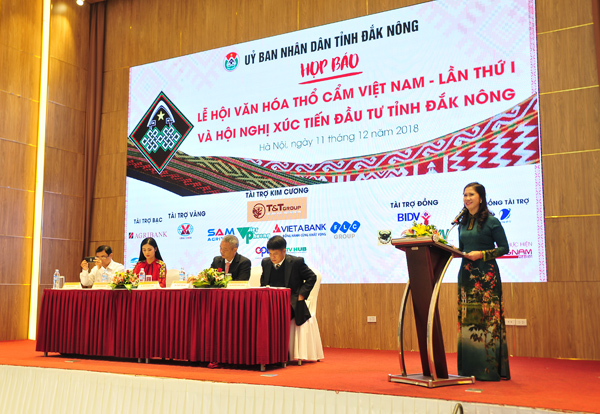 Sắp diễn ra Lễ hội đường phố và trình diễn thời trang thổ cẩm ứng dụng