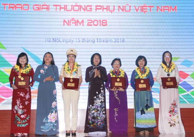 Nữ trinh sát xinh đẹp lập chiến công ở một loạt chuyên án lớn