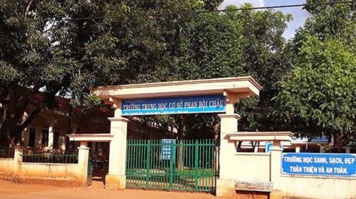 Xác minh nghi án giáo viên cưỡng bức học sinh lớp 8