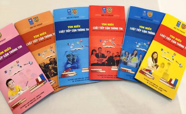Giới thiệu tờ rơi, tờ gấp tìm hiểu Luật Tiếp cận thông tin