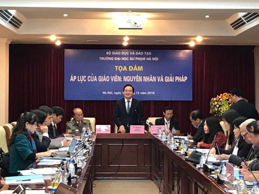 Vị thế lớn của các thầy cô giáo đã tạo ra áp lực