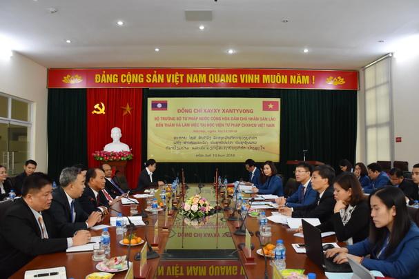 Việt Nam và Lào tăng cường hợp tác, đào tạo cán bộ tư pháp
