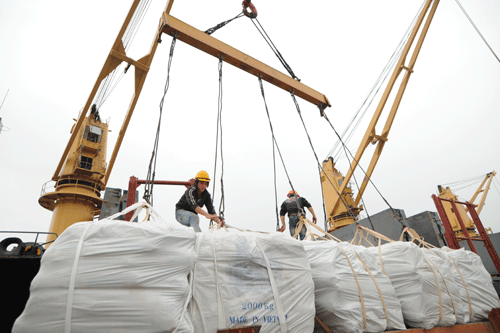 Tổng trị giá xuất nhập khẩu hàng hoá dự kiến đạt hơn 482 tỷ USD