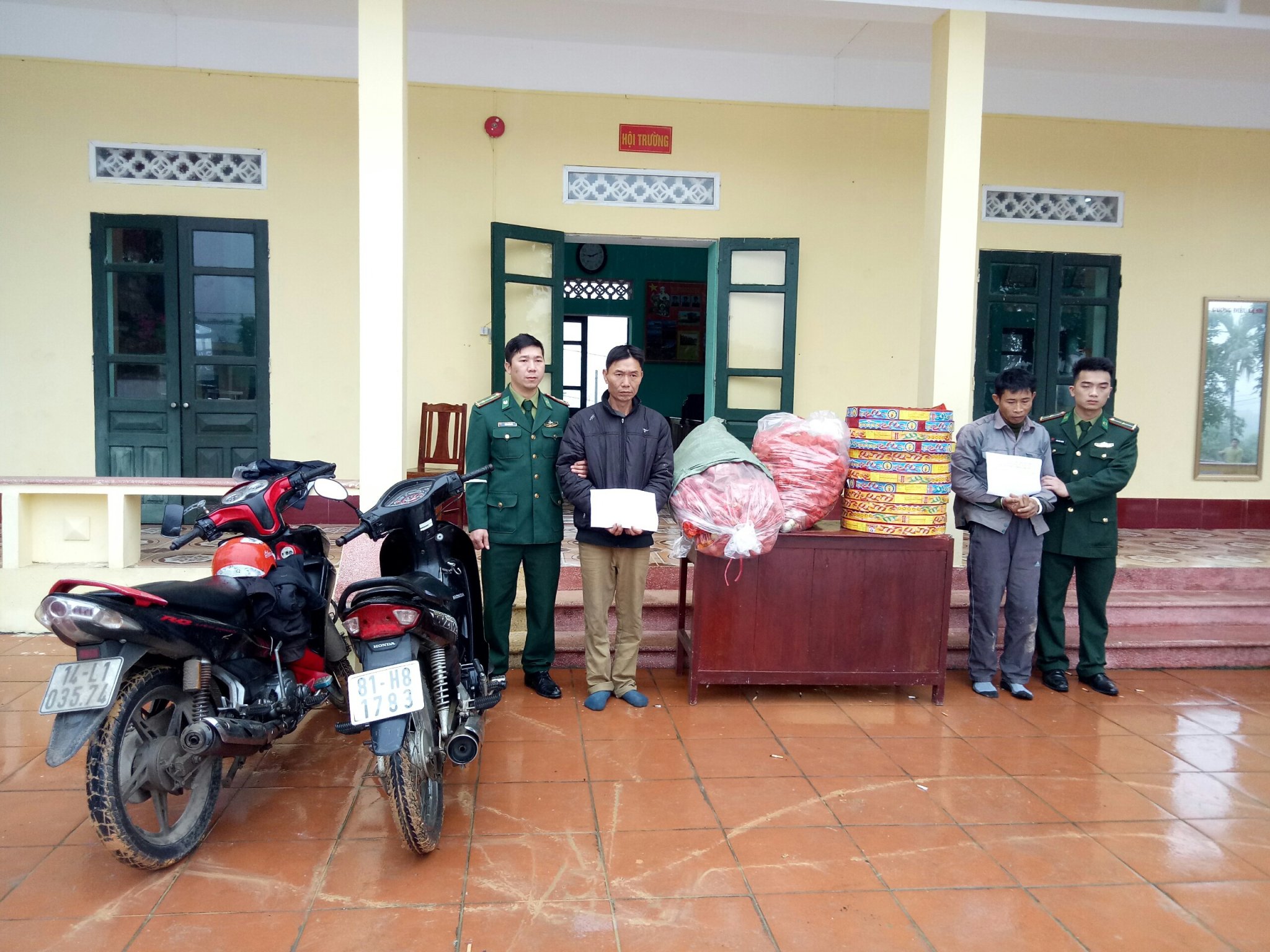 Quảng Ninh Bắt vụ vận chuyển hơn 100kg pháo lậu ​