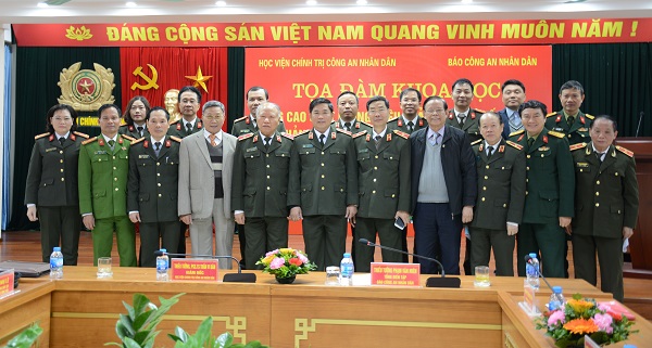 Nâng cao hiệu quả công tác đấu tranh phản bác các quan điểm sai trái, thù địch