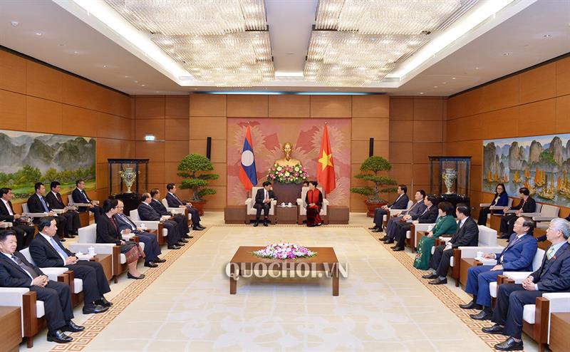 Chủ tịch Quốc hội Nguyễn Thị Kim Ngân tiếp Thủ tướng Lào Thongloun Sisoulith