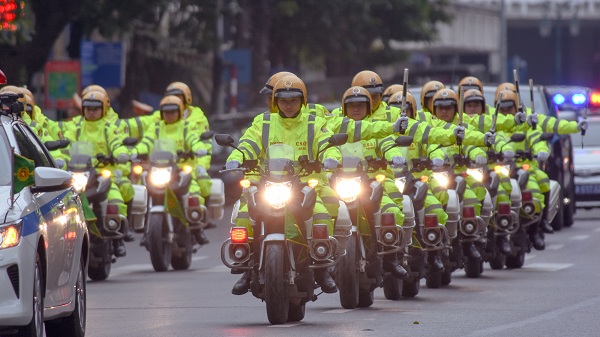 An toàn giao thông cho hành khách và người đi mô tô, xe máy