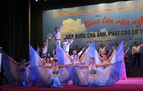 Giao lưu Tiếp bước cha anh, phất cao cờ truyền thống