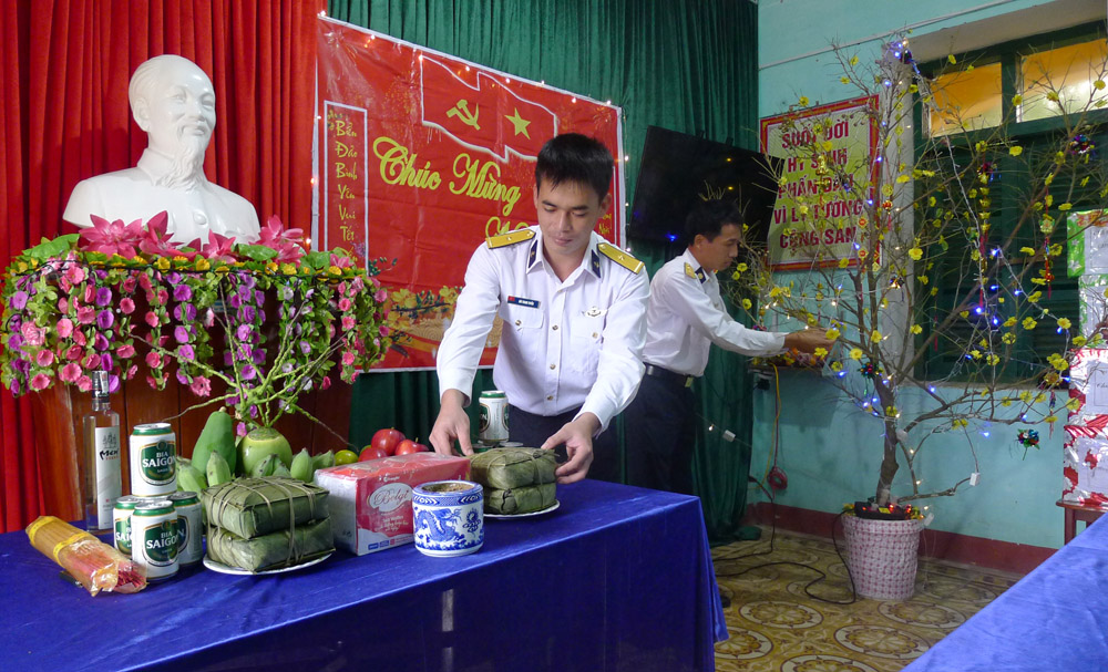 Xuân về trên đảo tiền tiêu