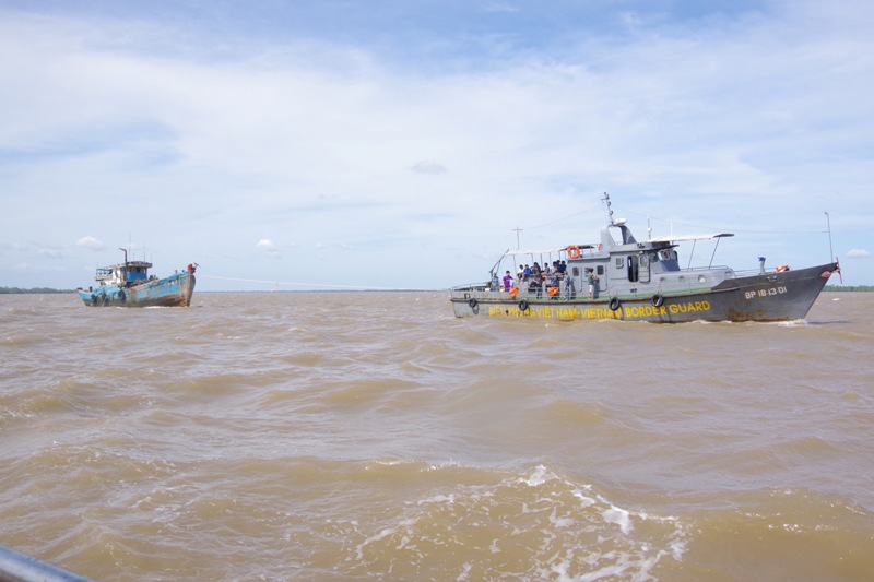 Sóc Trăng Cứu hộ thành công 10 ngư dân gặp nạn trên biển ​ ​