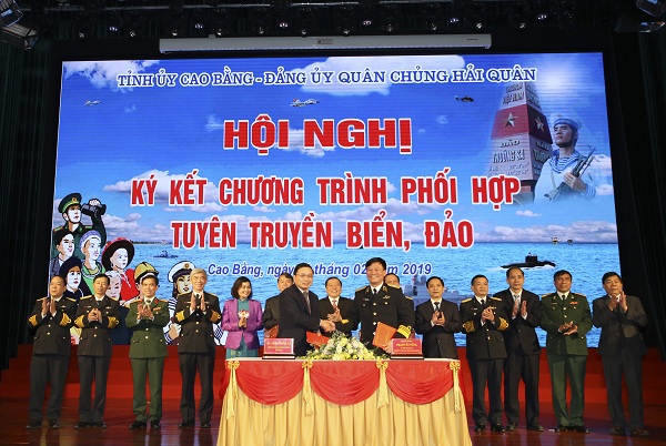 Tỉnh ủy Cao Bằng và Đảng ủy Quân chủng Hải quân phối hợp tuyên truyền biển, đảo