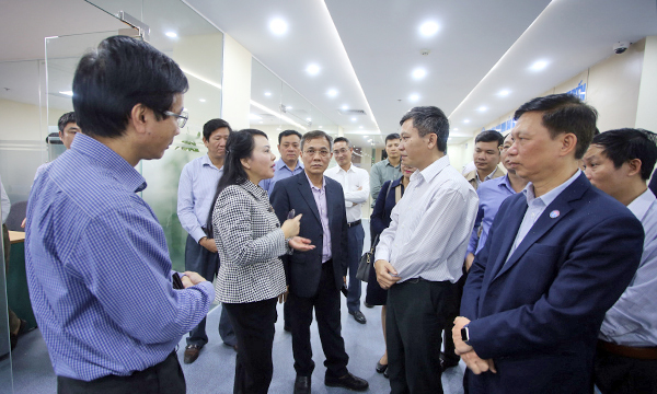 Những bác sĩ không mặc áo blouse